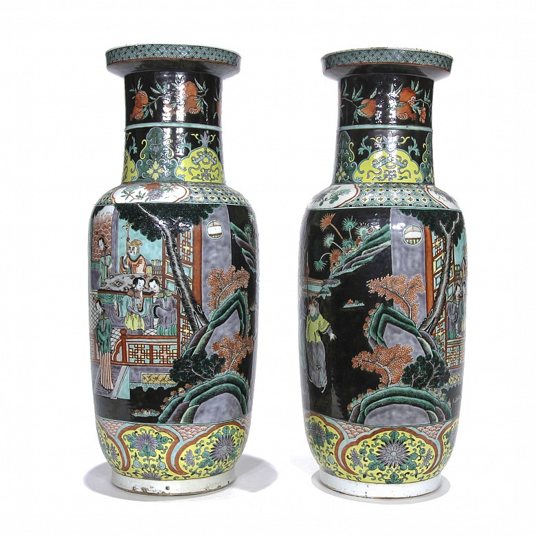 Pair of Chinese black family vases, Qing dynasty.