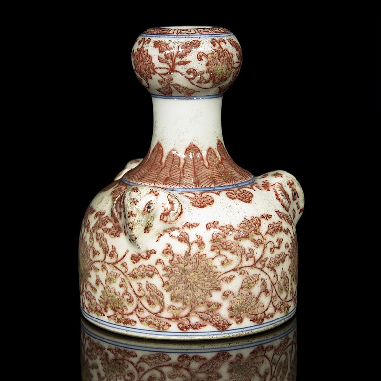 Chinese porcelain vase, 20th century