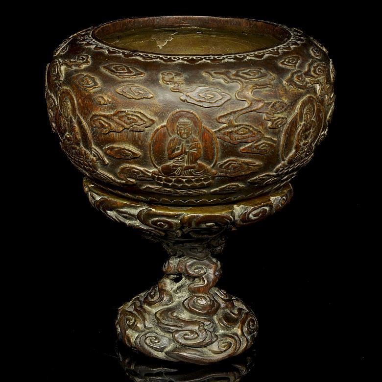 Carved wooden chenxiangmu ritual censer, Qing dynasty