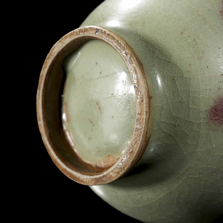 Junyao glaze-glazed ceramic vase, Song dynasty