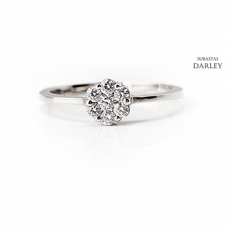 Ring in 18k white gold with diamonds