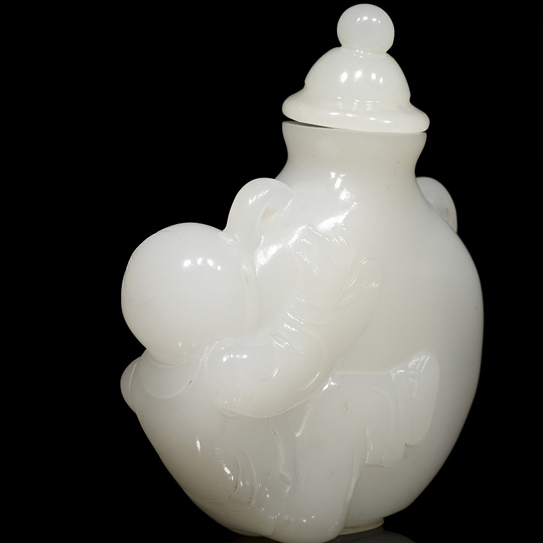 Botella de rapé de jade blanco, dinastía Qing, S.XIX