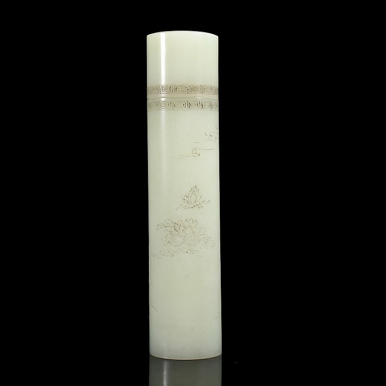 Carved white jade incense-holder, Qing dynasty