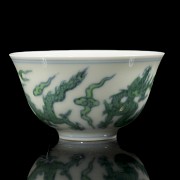 Glazed and enamelled porcelain ‘Dragon’ bowl, Qing dynasty