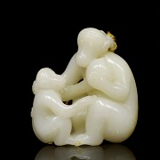 White jade figure 'monkeys', Qing dynasty, Qianlong