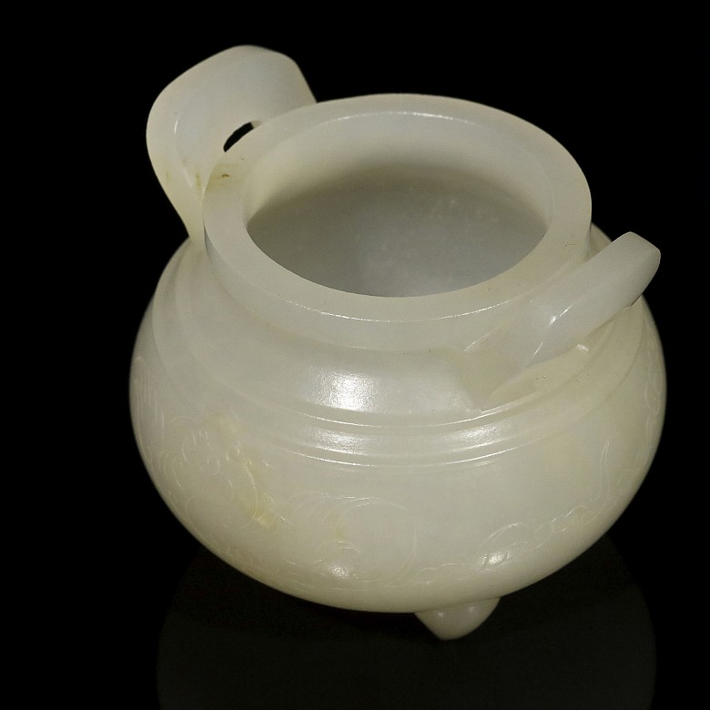 White jade censer, Qing dynasty, 19th century