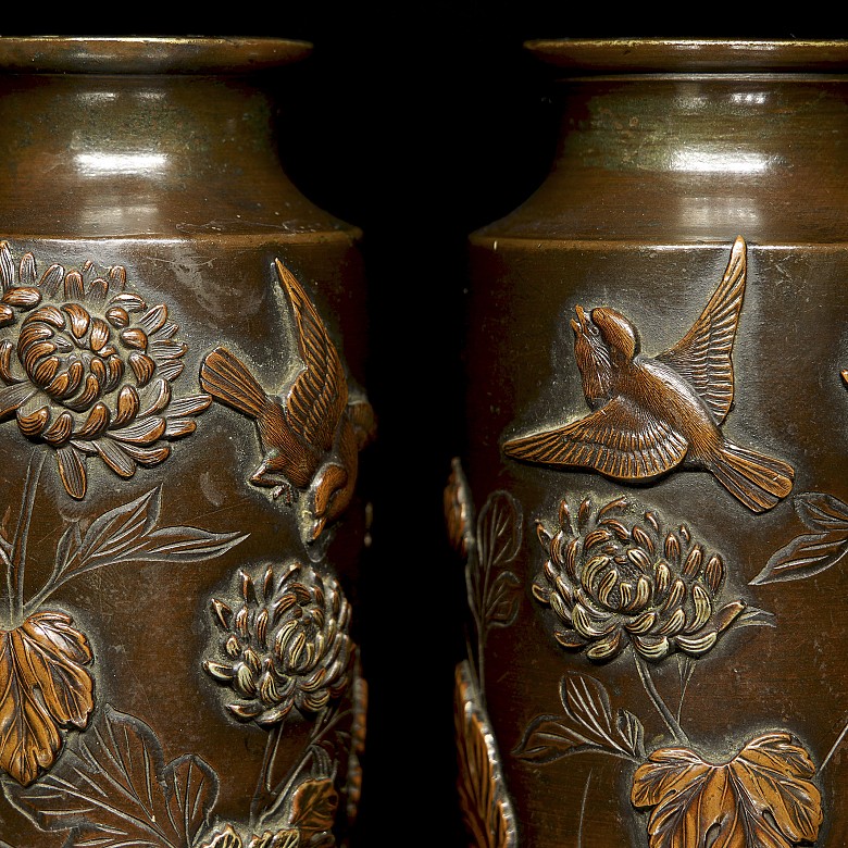 Pair of small Asian bronze vases, 20th century