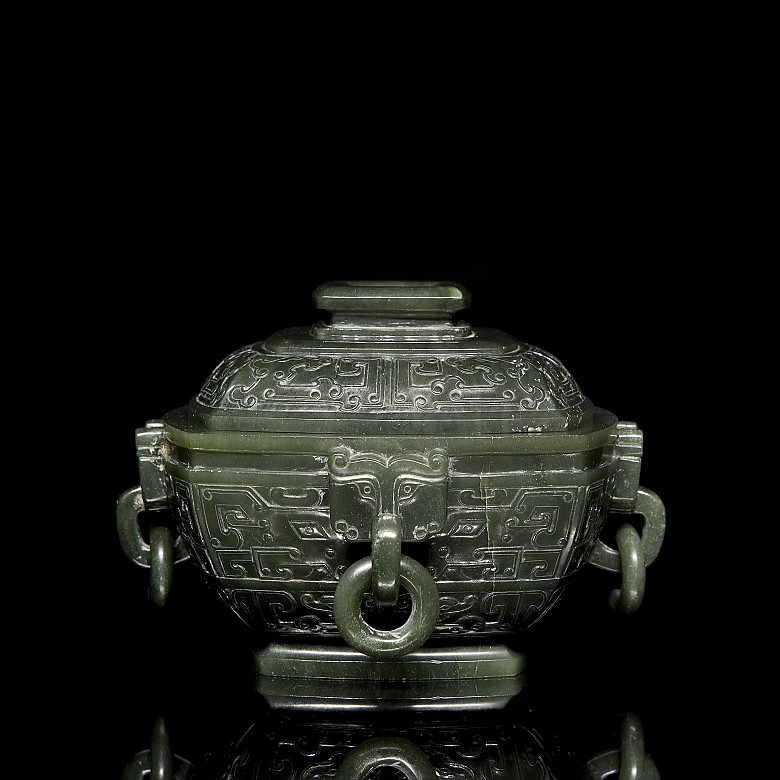 Spinach green jade “Gui” vessel, Qing dynasty