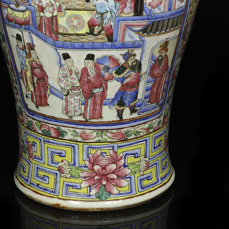 Pair of enamelled vases famille rose “Palace scenes”, Qing dynasty