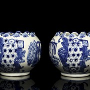 Pair of porcelain vessels “Palace scenes”, 20th century - 3