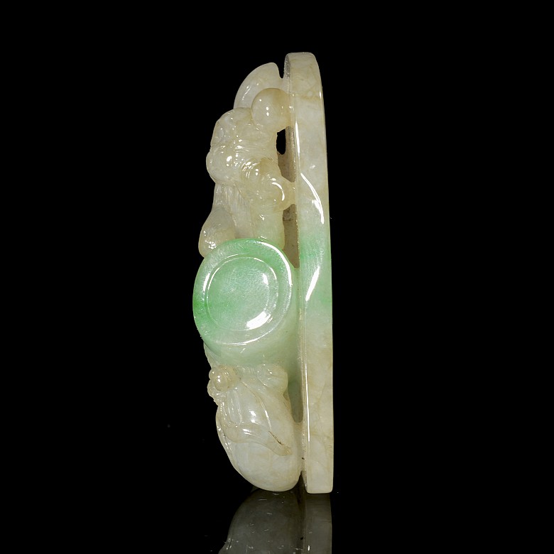 Carved jadeite pendant ‘Monkey’, Qing dynasty