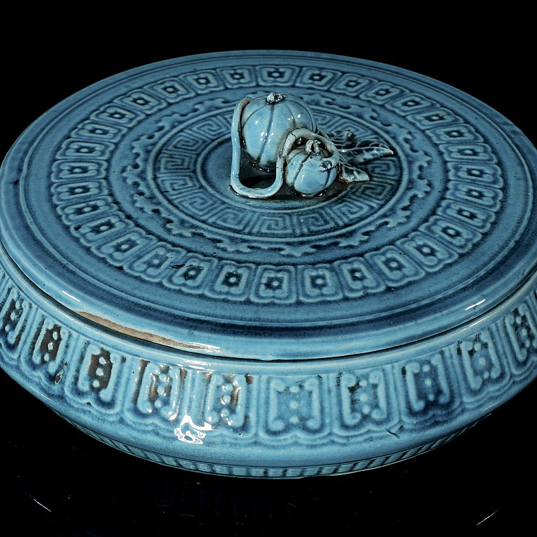 Blue glass-ceramic ‘Gourds’ box, Qing dynasty, with Daoguang seal