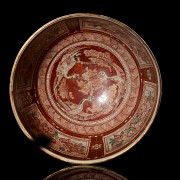 Glazed porcelain bowl ‘Windows and Medallions’, Qing dynasty