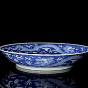 Blue-and-white porcelain ‘Dragons’ plate, Qing dynasty with Daoguang seal