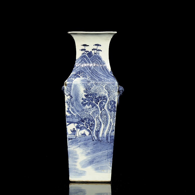 Quadrangular ‘Scene’ vase, Qing dynasty