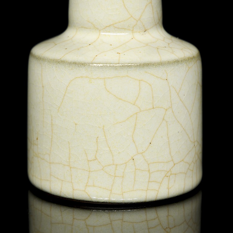 Glazed ceramic vase, Song style