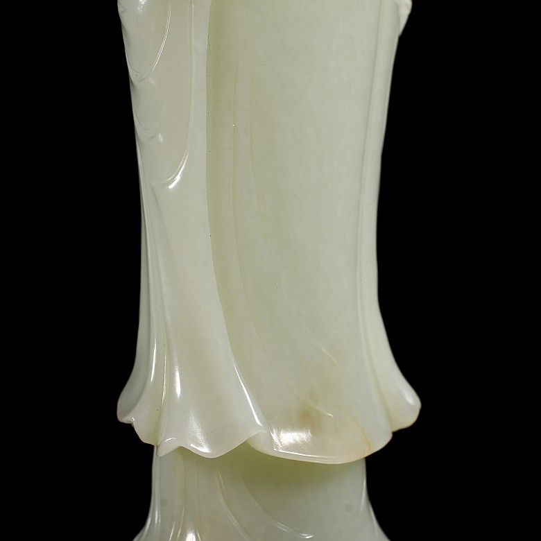 Hetian white jade guanyin, Qing dynasty