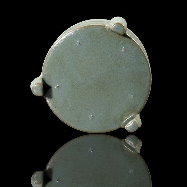 Longquan celadon ware censer, Song style