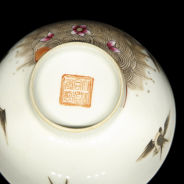 Pair of porcelain bowls “Swallows”, with Qing dynasty seal