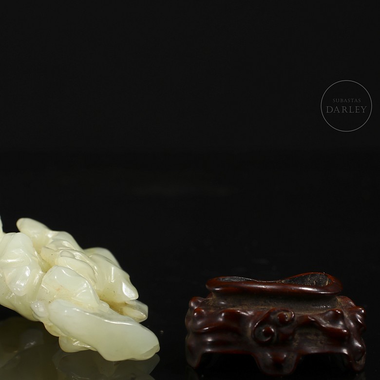 Carved white jade figurine ‘Taihu’, Qing dynasty