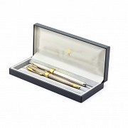 Parker sonnet fountain pen and ballpoint set in silver and gold 750 thousandths