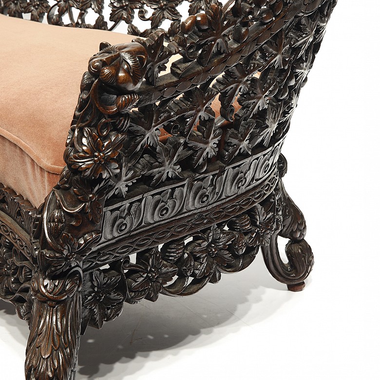 Anglo-Indian carved wooden sofa, 20th century