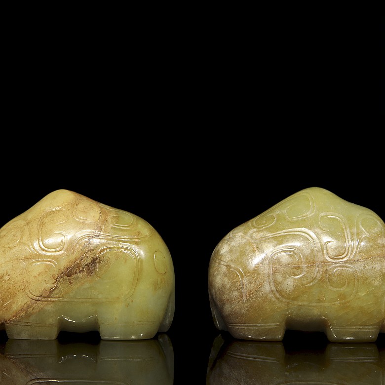 Pair of jade ‘Elephant’ figures, Western Zhou Dynasty