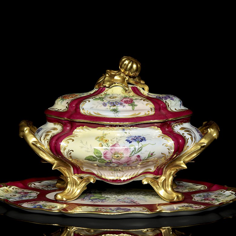 French porcelain tureen with oval dish, 20th century - 7