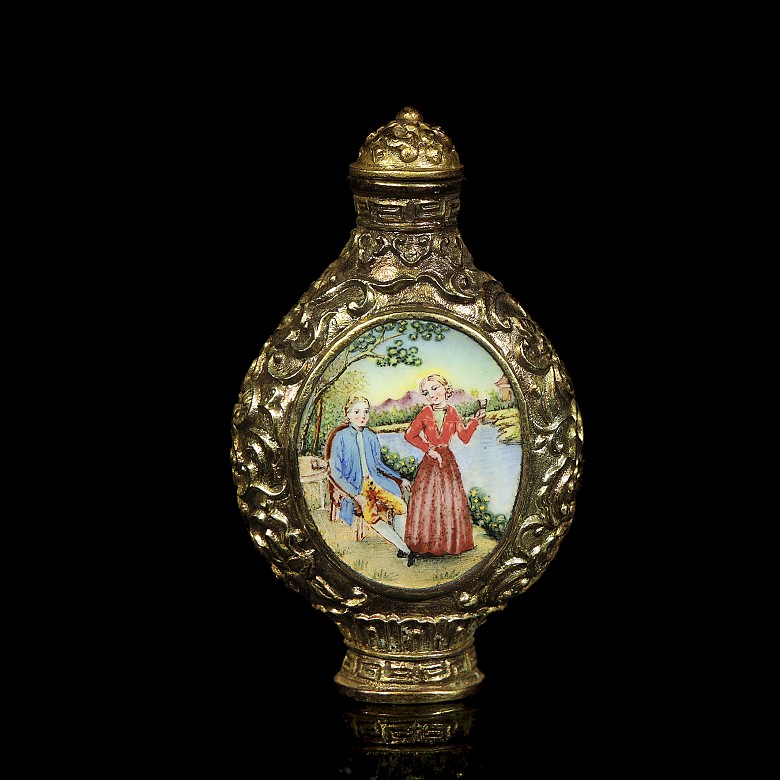 Snuff bottle ‘Gallant Scene’, with Qianlong brand name