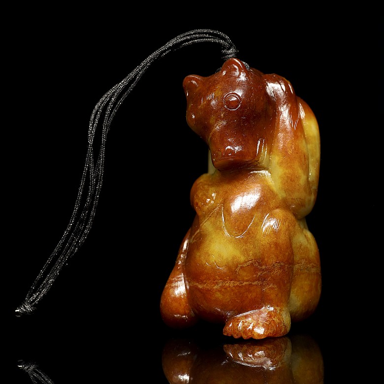 Bear jade figure, Tang dynasty