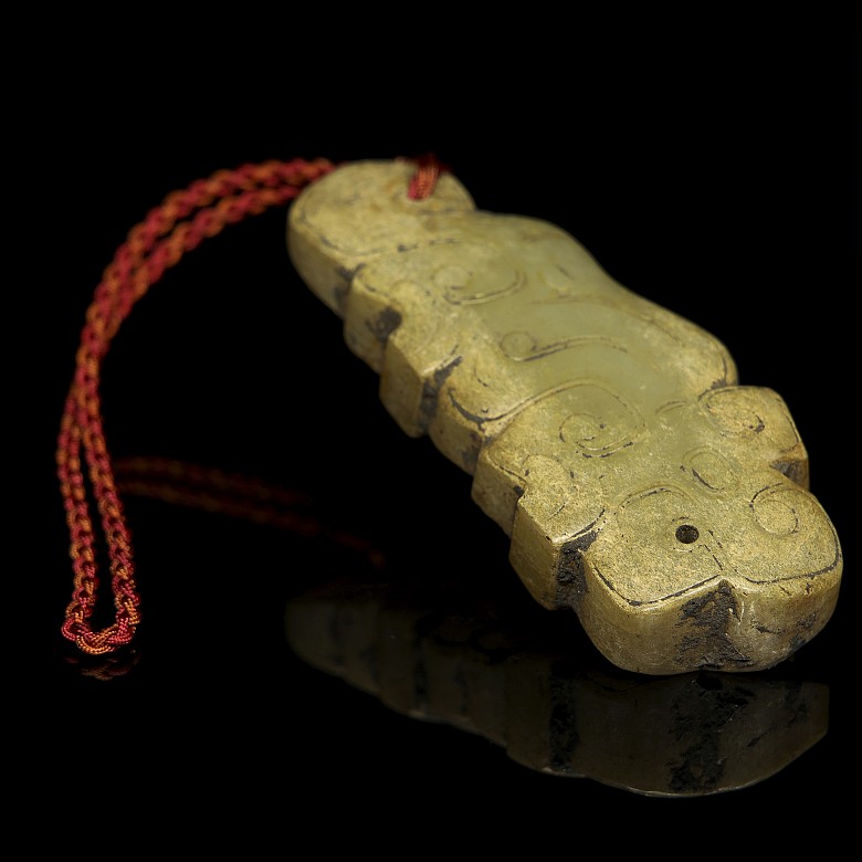 Carved jade ‘Tiger’ pendant, Western Zhou dynasty