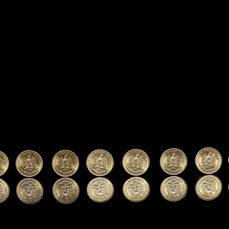 Eight Mexican gold coins ‘Dos pesos’, 1945