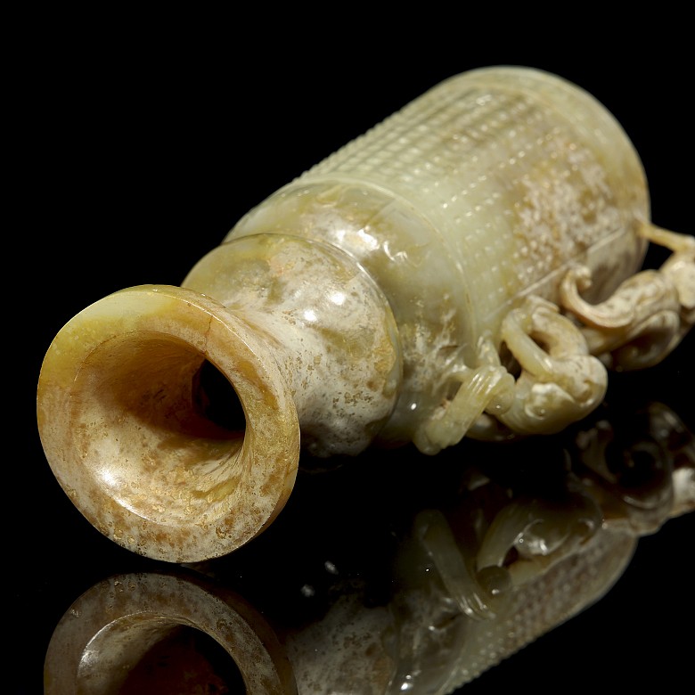 Carved jade cup with foot “Dragon”, Western Han dynasty