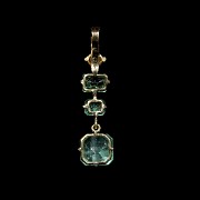 Yellow gold pendant with three emeralds and a diamond - 4