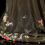 Elizabethan embroidered silk Manila shawl, 19th century