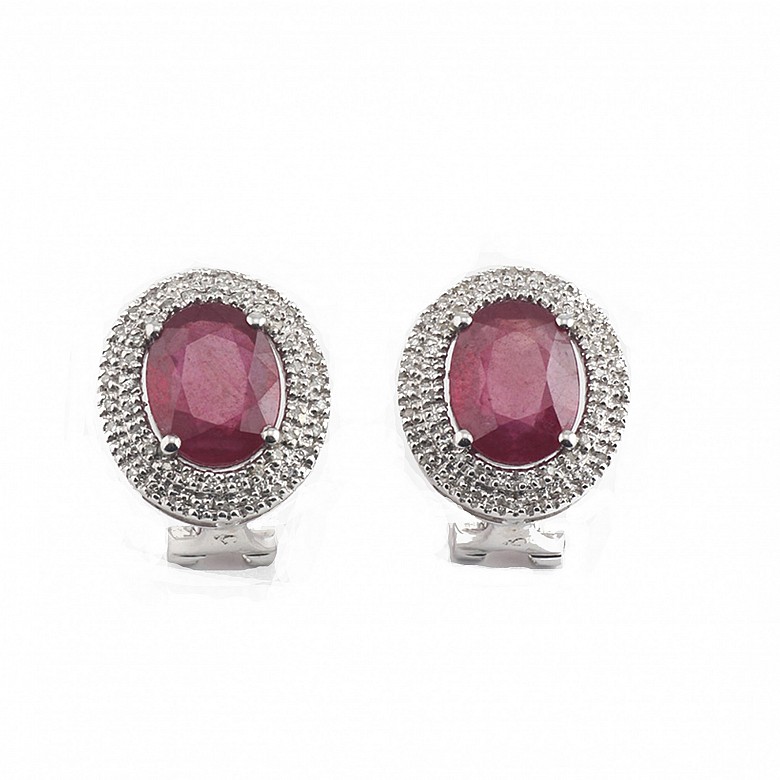 Earrings in 18k white gold with rubies and diamonds