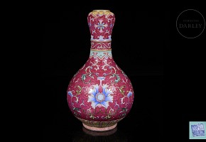 Porcelain vase “famille rose”, Qing dynasty, with Qianlong seal