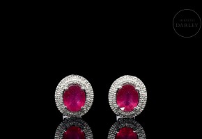 Earrings in 18kt white gold with rubies and diamonds