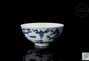 Porcelain bowl ‘Dragons’, with Jiaqing seal