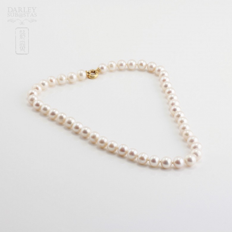 Pearl 9-10mm with 18k yellow gold clasp. - 2