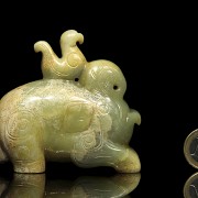 Carved jade figure ‘Mythical Beast’, Western Zhou Dynasty - 5