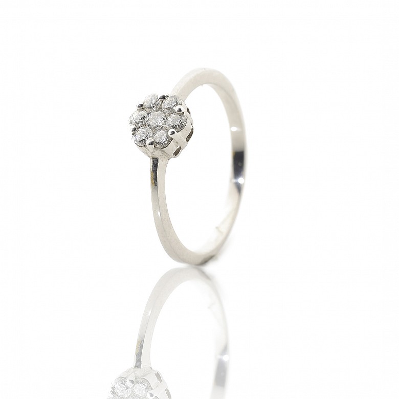 Ring in 18k white gold with diamonds