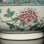 Pair of large bowls, famille rose, Canton, 20th century