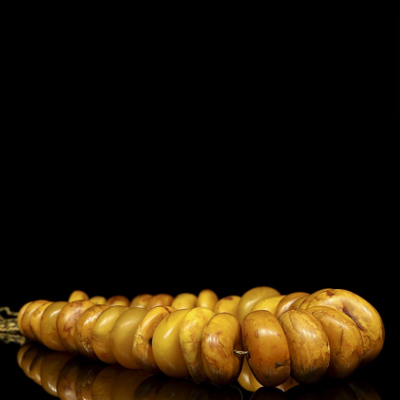 Amber bead necklace, Tibet, Qing dynasty