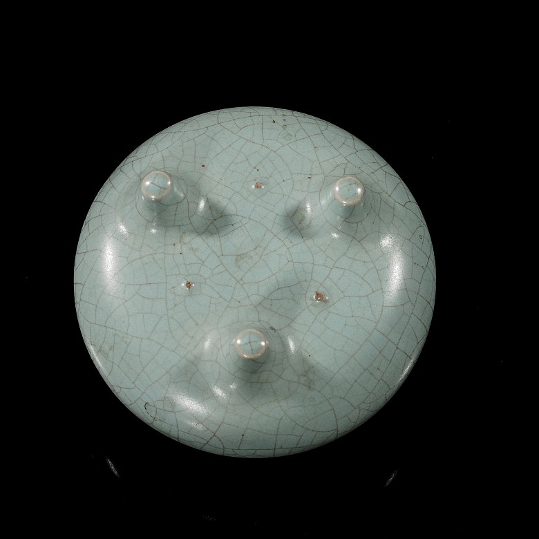 Celadon-glazed ceramic tripod censer, Song dynasty