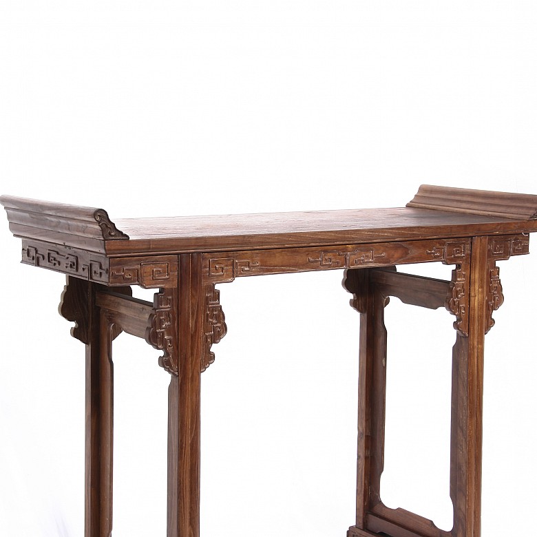 A Chinese wood altar table (坛台), 20th century