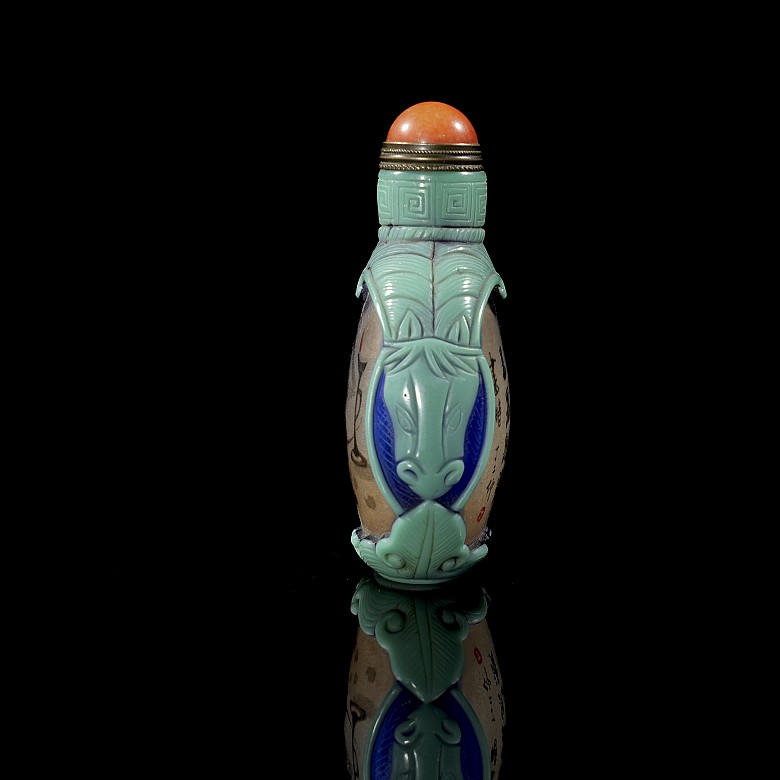 Liuli enamelled snuff bottle ‘Animals’, 20th century