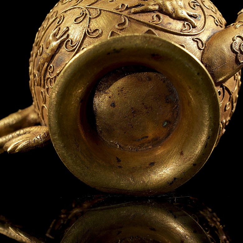 Gilt-bronze teapot, Tang style