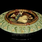 Large majolica portrait dish, 19th century