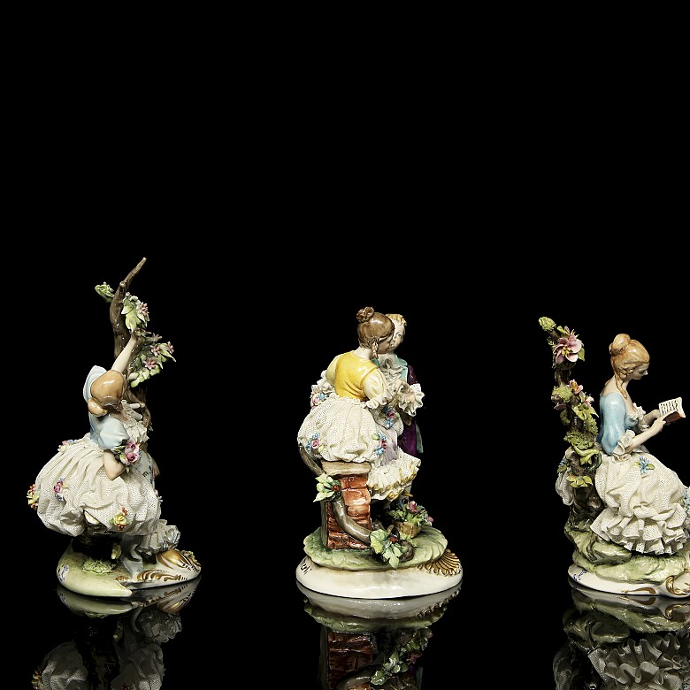 Italian porcelain ‘Romantic Figures’, 20th century